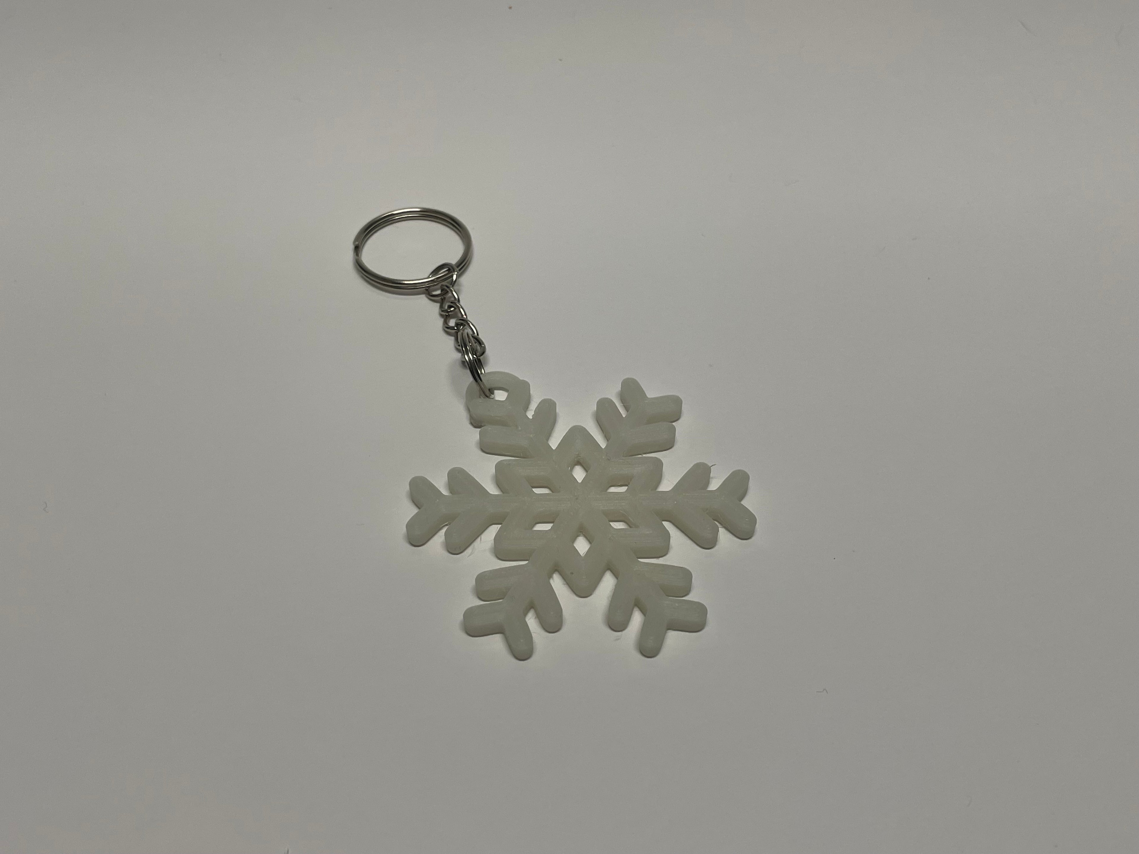 50x Glow in Dark Snowflake Keychains